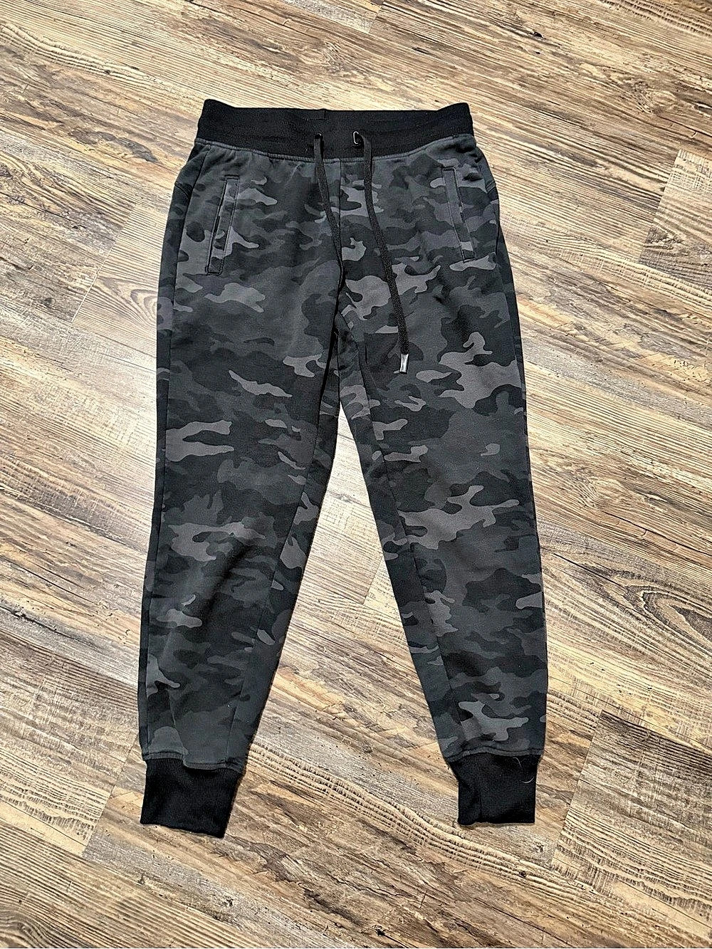 Athletic Works Women’s Capri Camo Jogger Pants Size Small $13.00